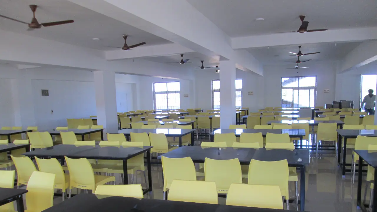 College Canteen Table And Chairs