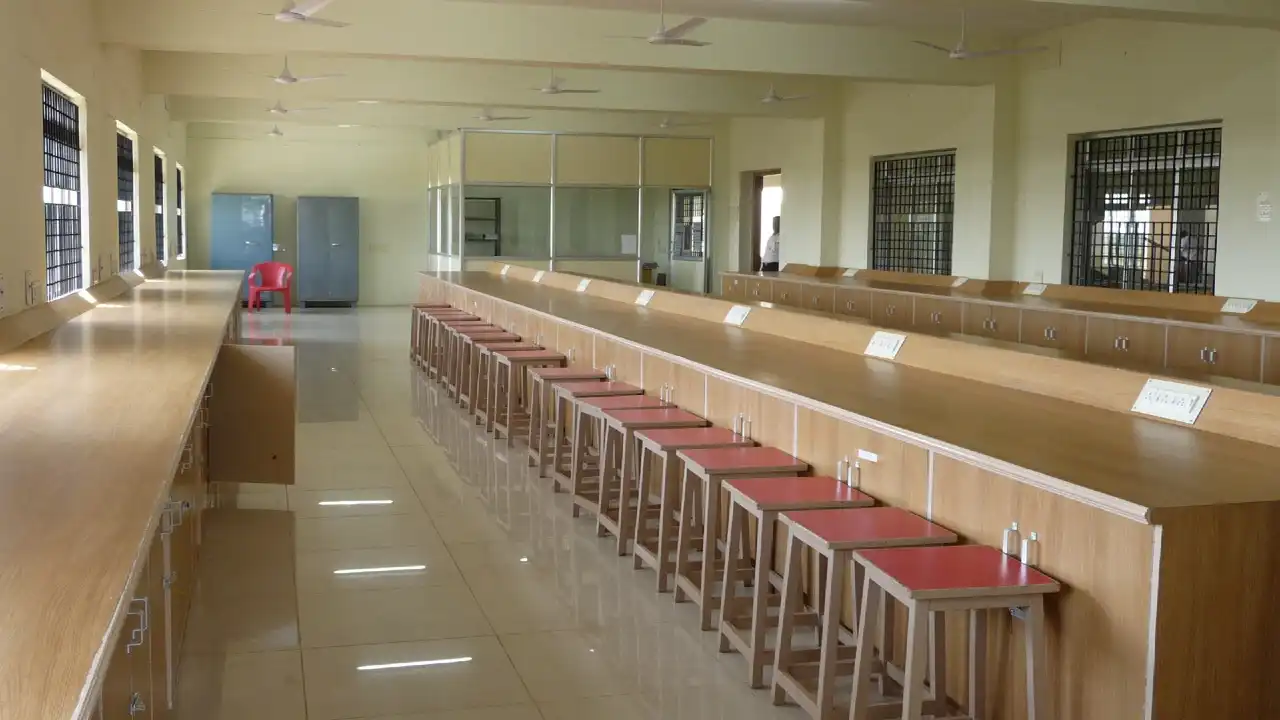 College Laboratory Furniture Chennai